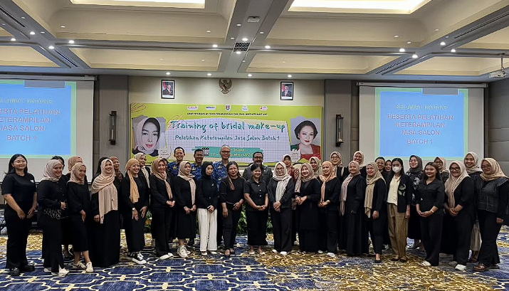 Training Of Bridal Make-Up : Pelatihan Ketrampilan Jasa Salon